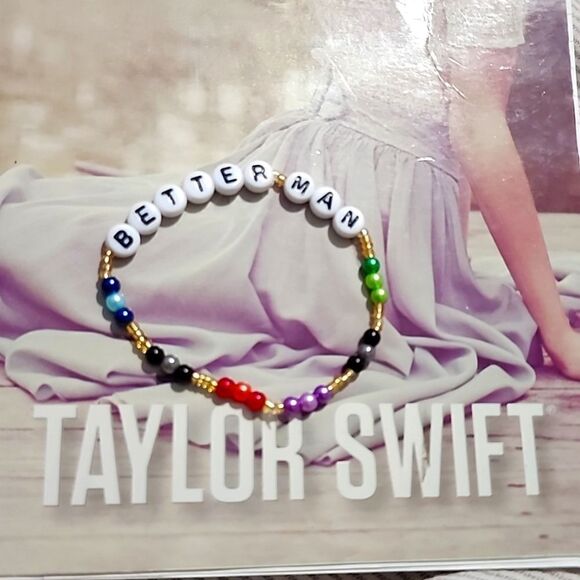 Taylor Swift Friendship Bracelet - Picture 1 of 2